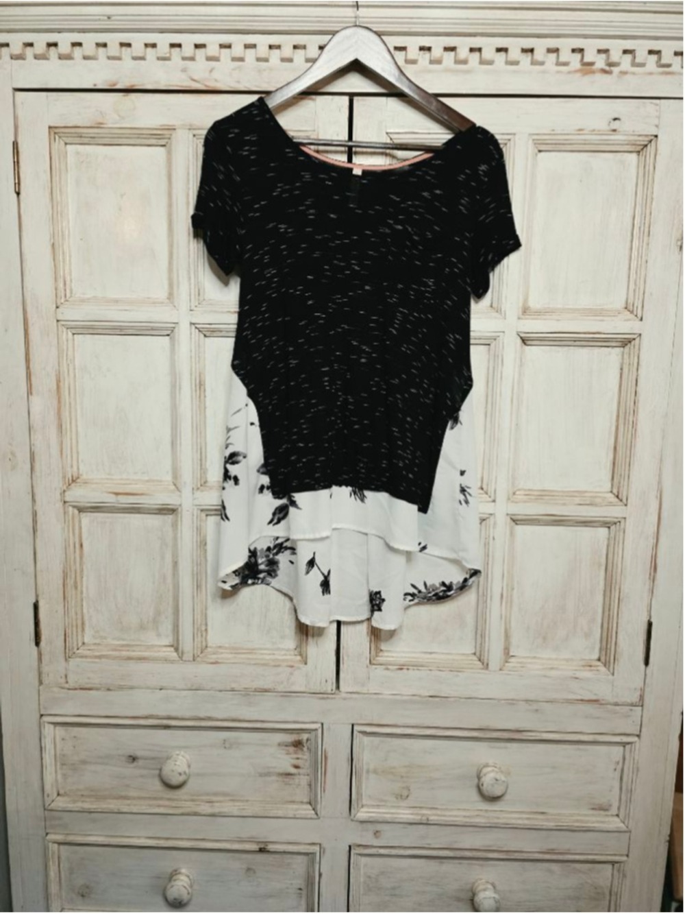 Women's Xhilaration Black & White Floral Tunic Top XS